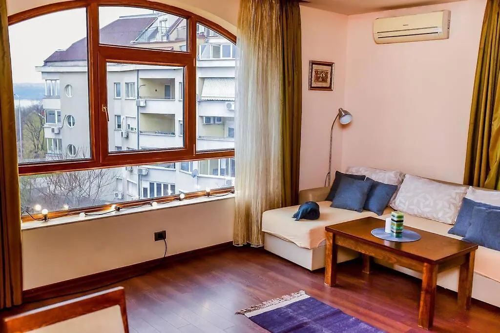 Sea View Apartment Next To Sea Garden And Beach Varna