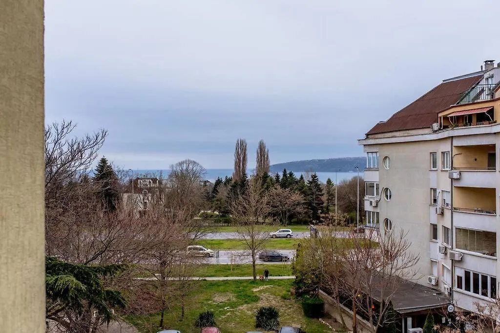 Sea View Apartment Next To Sea Garden And Beach Varna