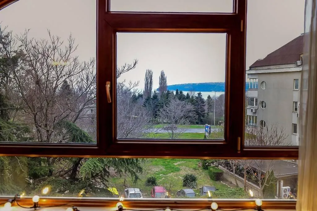 Sea View Apartment Next To Sea Garden And Beach Варна